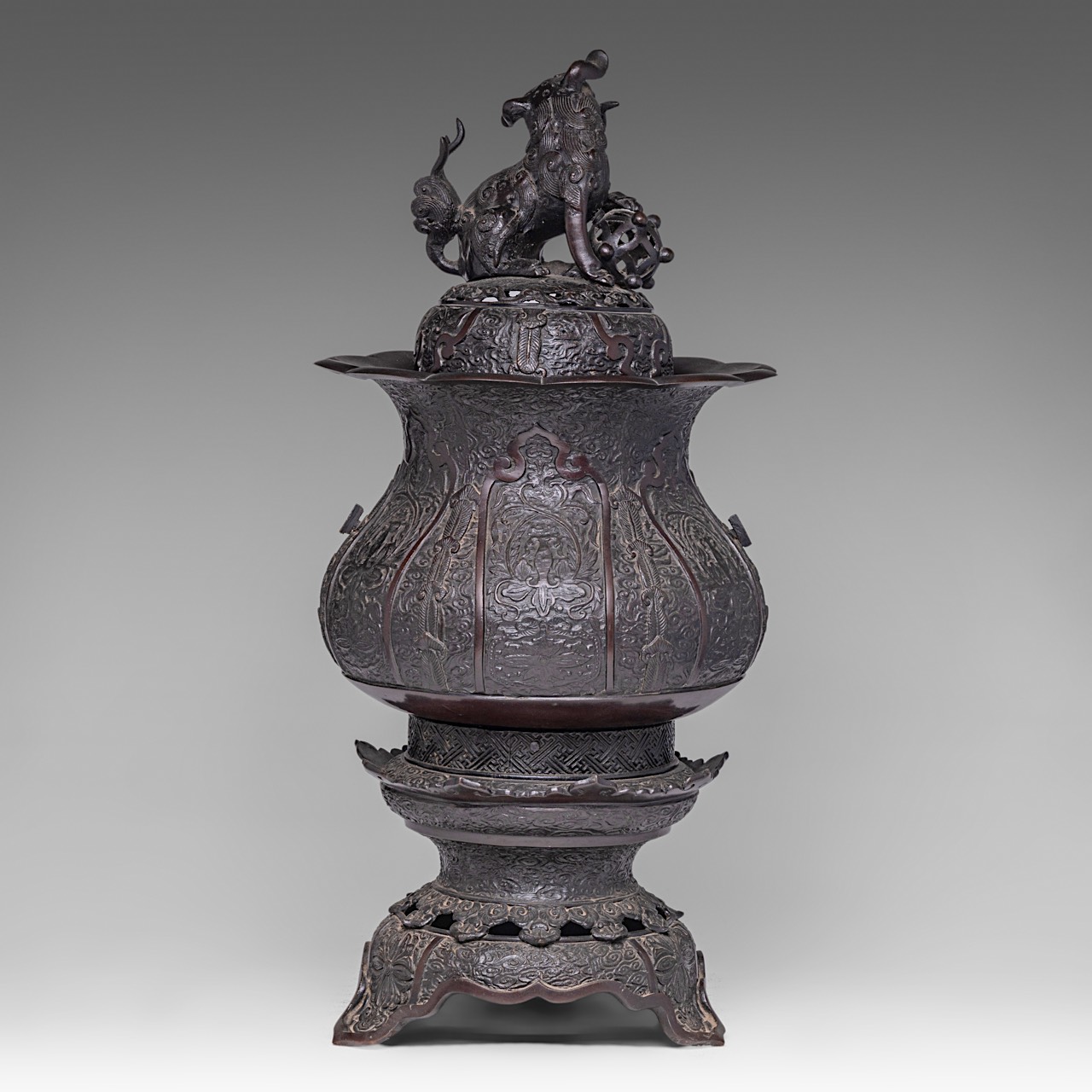 A large Japanese bronze censer with a shishi on top, Meiji period (1868-1912), H 60 cm - Image 3 of 9