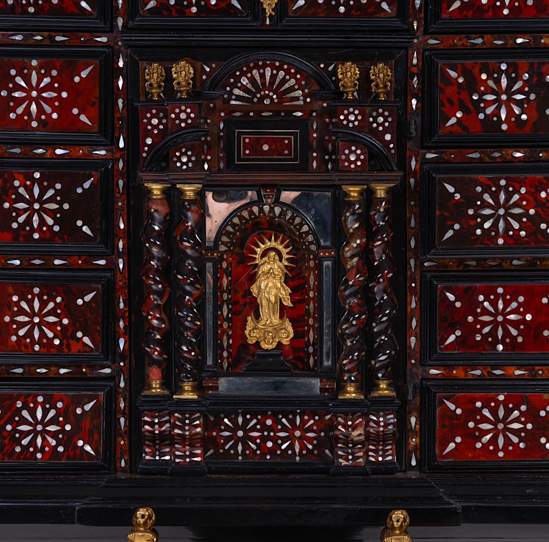 A 17thC cabinet-on-stand, inlaid with tortoiseshell, mother-of-pearl and ivory, H 194 cm (total) (+) - Bild 4 aus 9