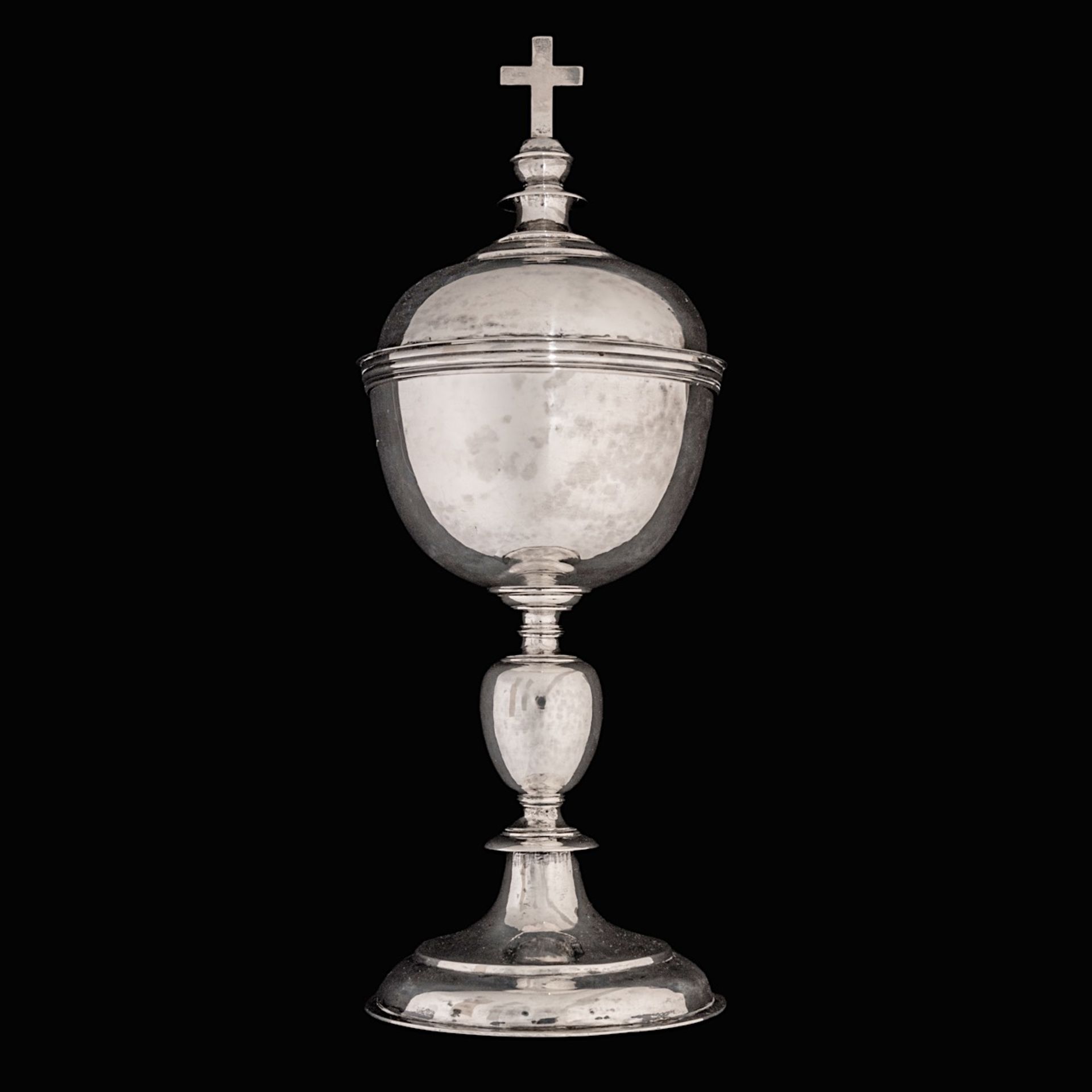 A sober Baroque style 18thC silver ciborium, H 26,8 cm/weight 344 g. - Bild 3 aus 9
