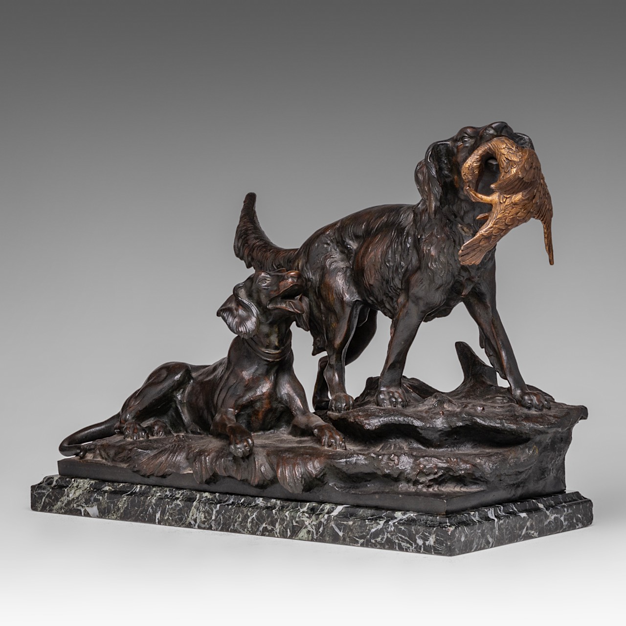 Antonio Amorgasti (1880-1942), two hunting dogs, dated 1924, dark patinated bronze, H 33 - W 60 cm - Image 2 of 9