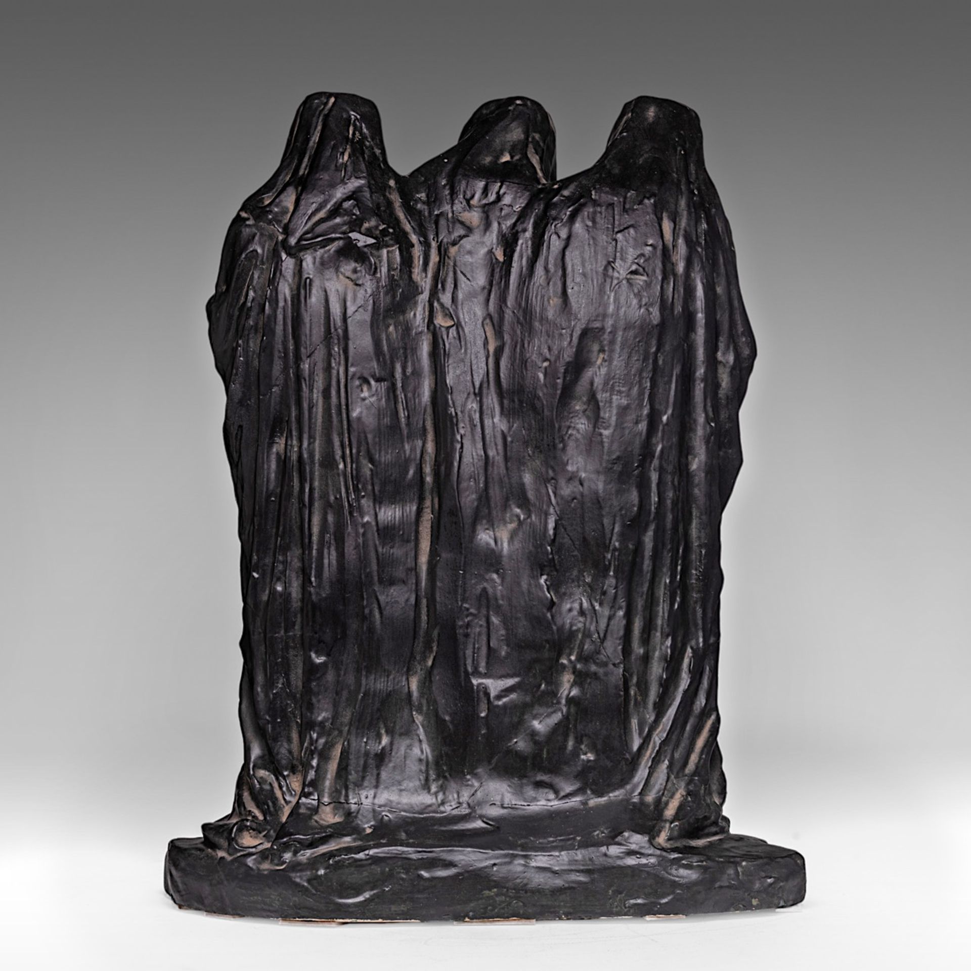 George Minne (1866-1941), 'Les saintes femmes au tombeau', black painted plaster, H 60 - W 47 cm - Bild 4 aus 8