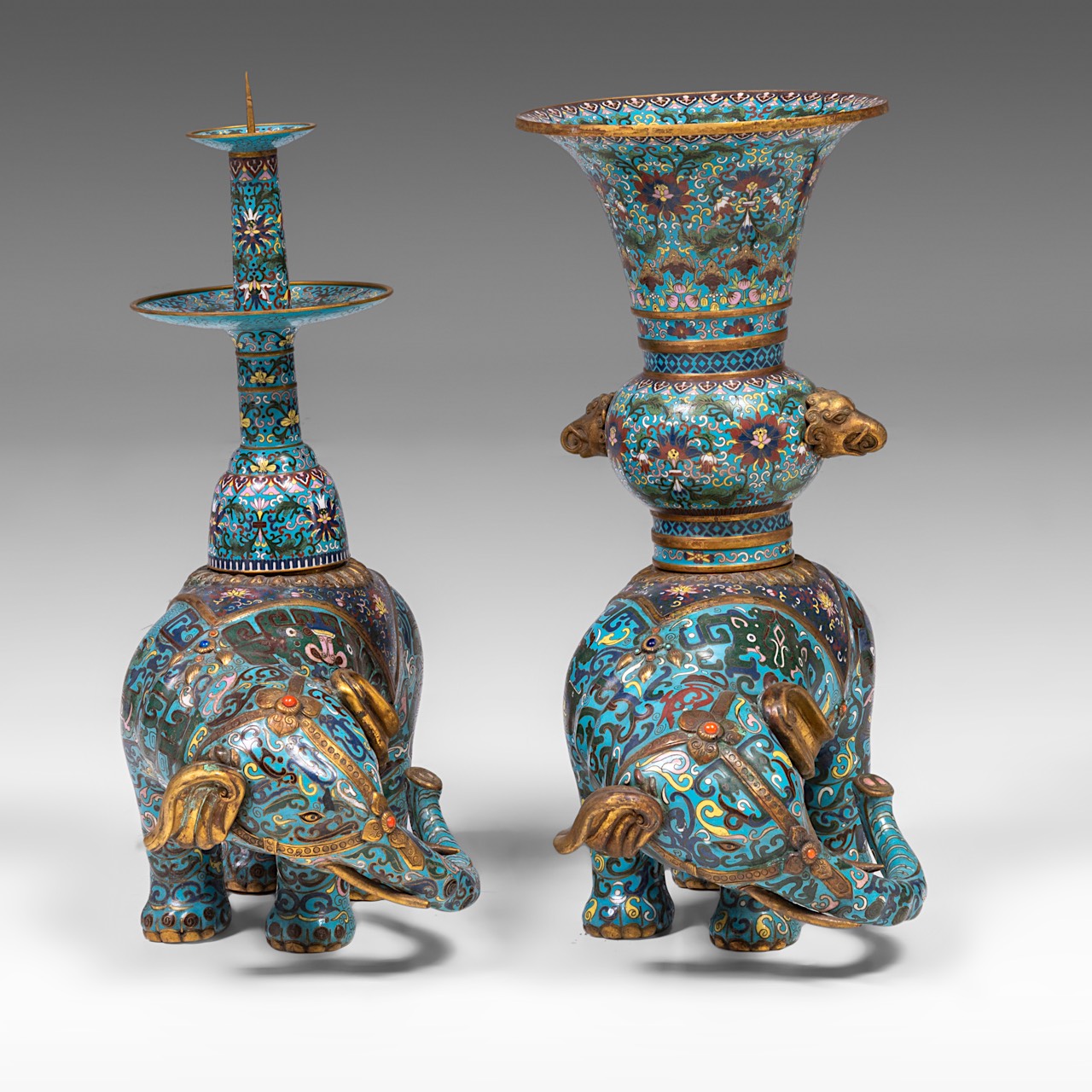 A Chinese five-piece semi-precious stone inlaid cloisonne garniture, late Qing/20thC, tallest H 58 - - Image 21 of 24