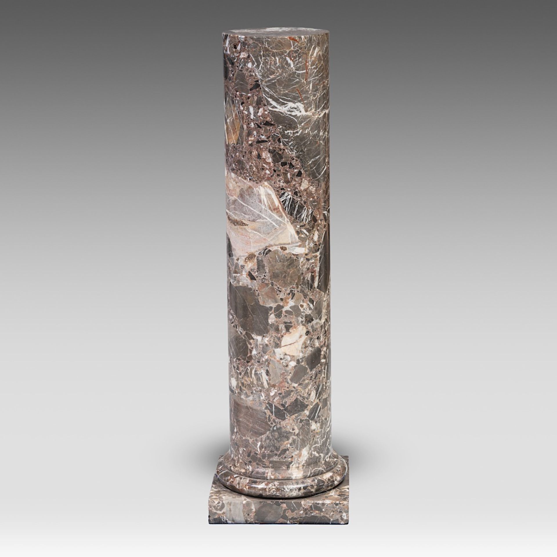 A Carrara marble sculpture of the bathing Venus, on a Breche d'Alep marble column, H 170 cm (total) - Bild 7 aus 13