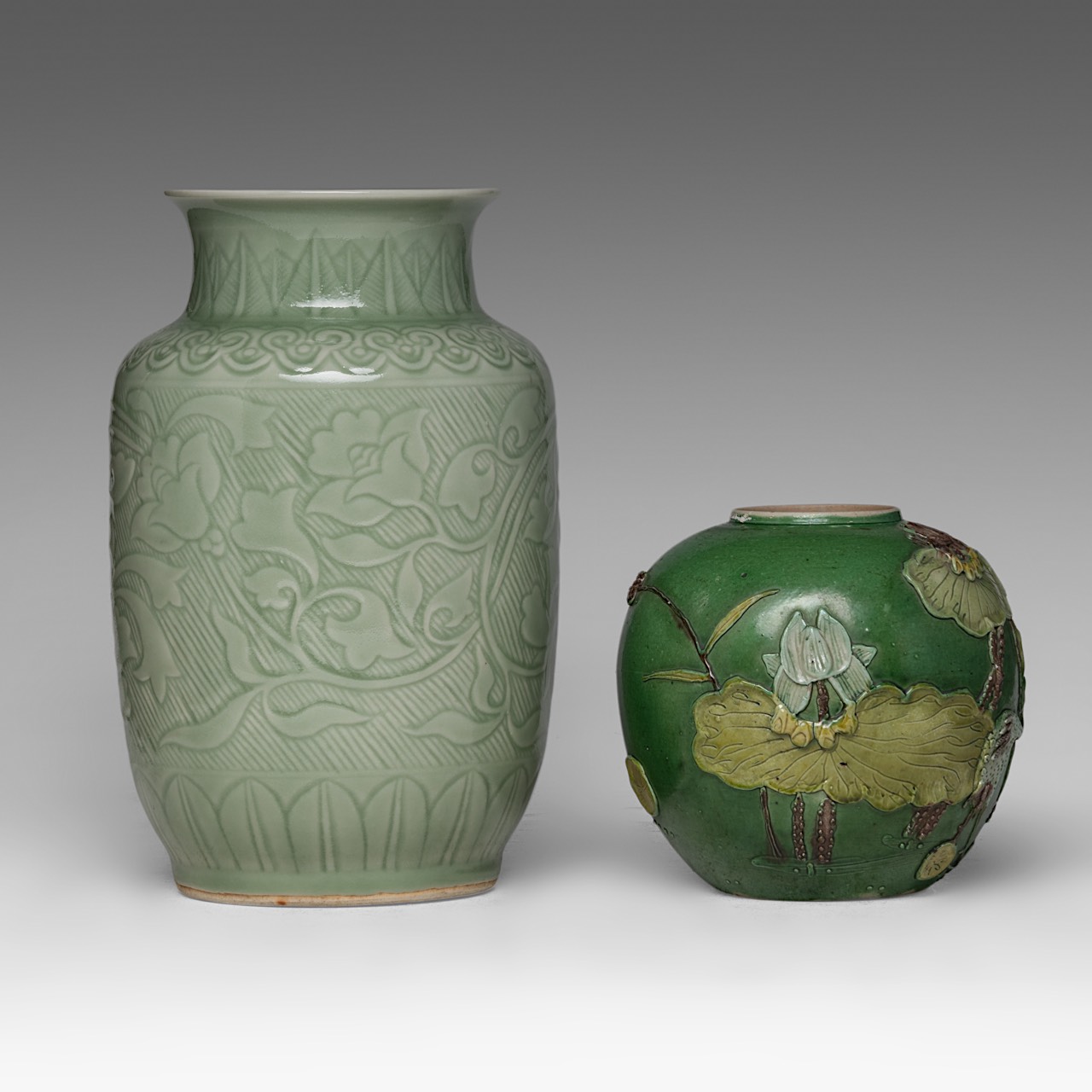 A collection of seven Chinese polychrome porcelain ware, 17thC, 19thC and 20thC, tallest H 30,4 cm ( - Image 11 of 17