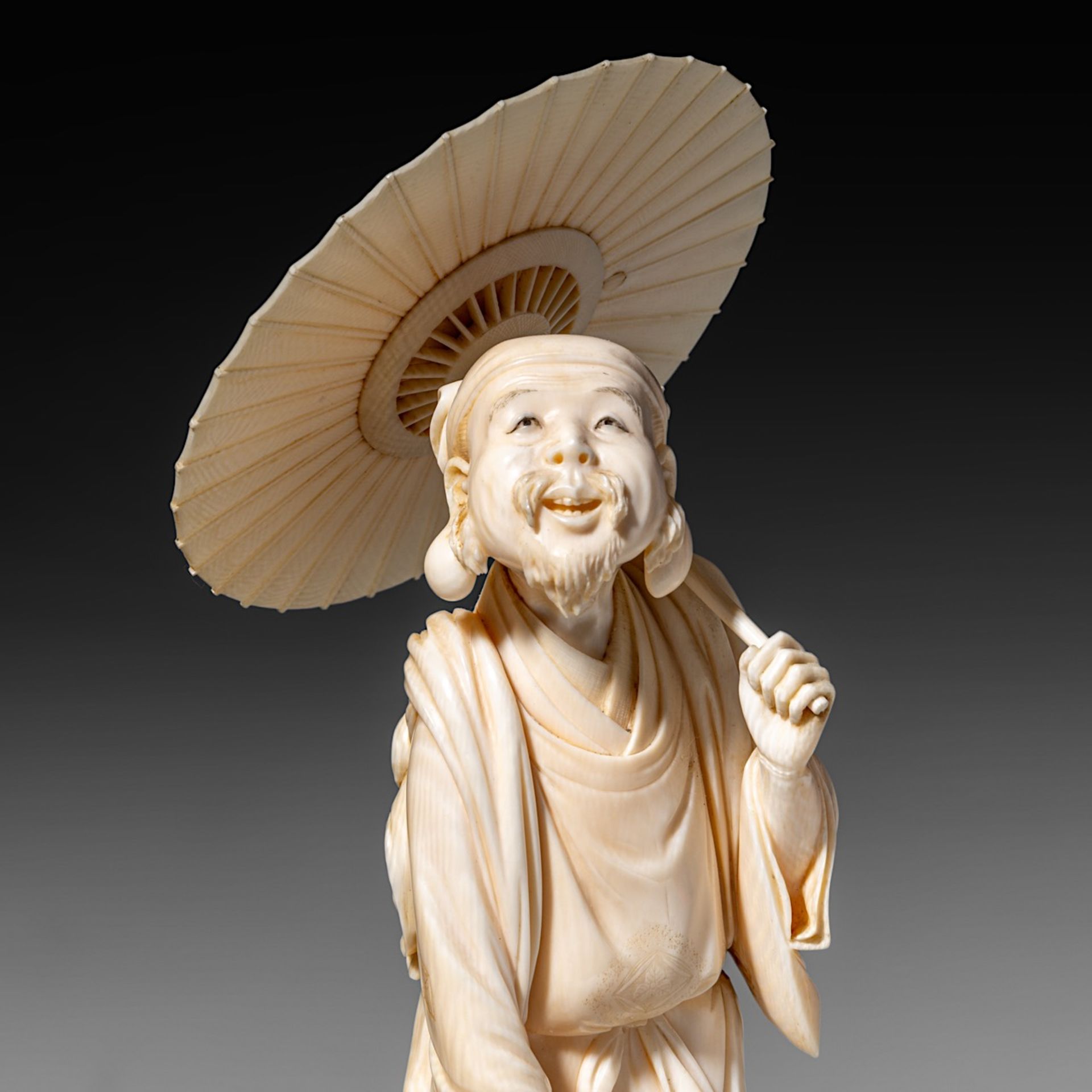 A very fine Japanese ivory okimono of a man with an umbrella, Tokyo school, Meiji period, H 23 cm - - Image 7 of 7