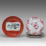 A Chinese coral-red ground famille rose 'Scroll Painting' dish, Qianlong period dia 22,5 cm - a seri