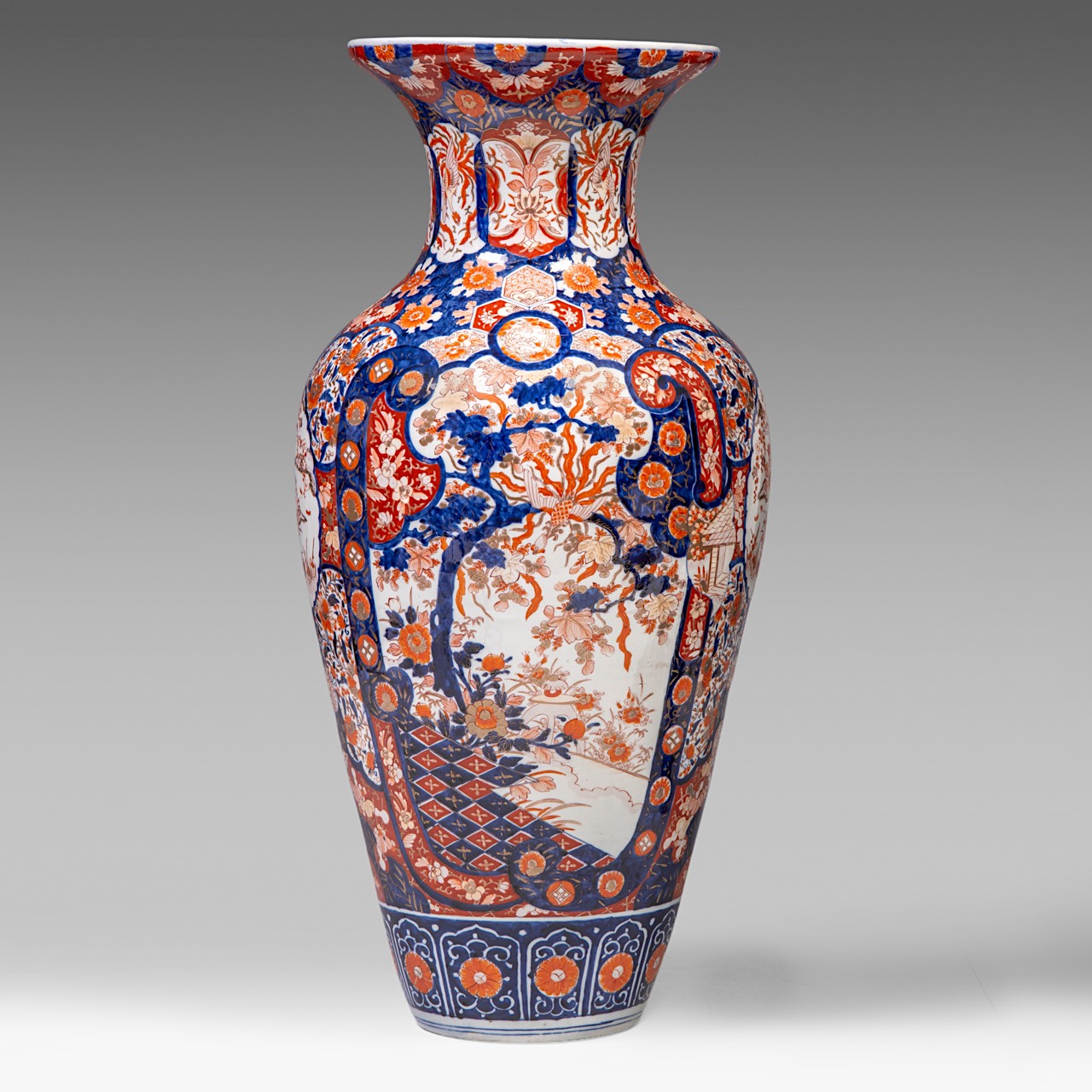 An imposing Japanese Imari 'Phoenix' vase, Meiji period (1868-1912), H 96 cm - Image 3 of 6