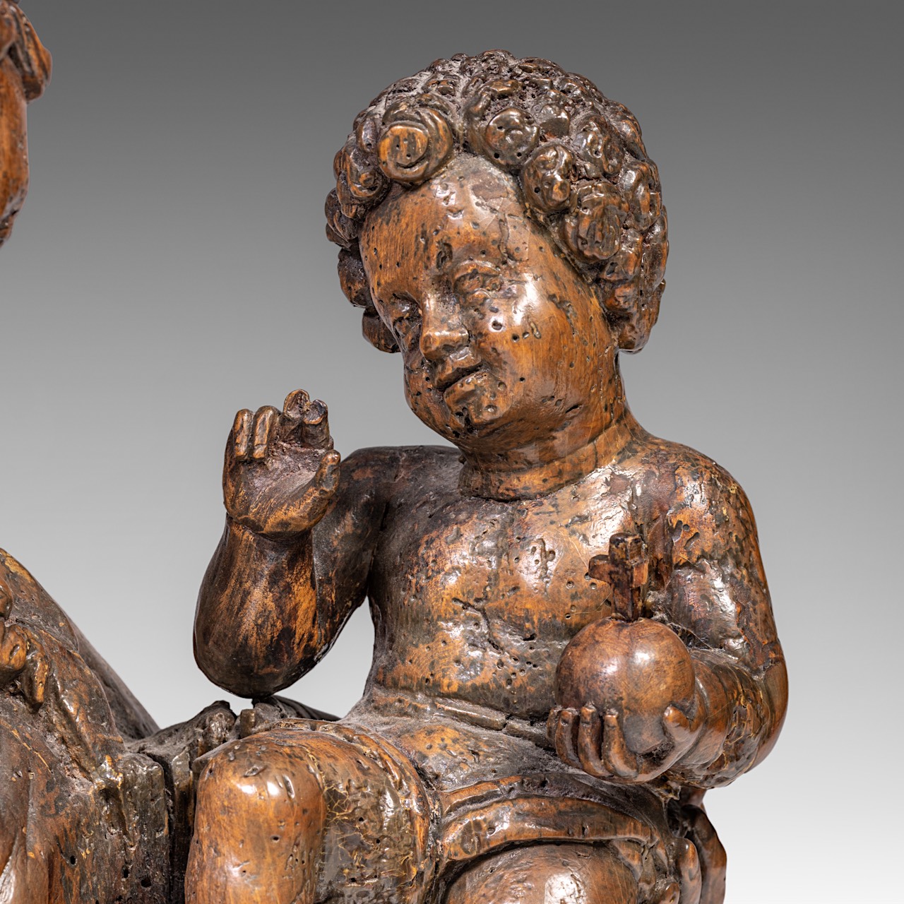 An impressive limewood sculpture of the Crowned Madonna and Child, ca. 1520, Flemish, H 85 cm - Image 8 of 10