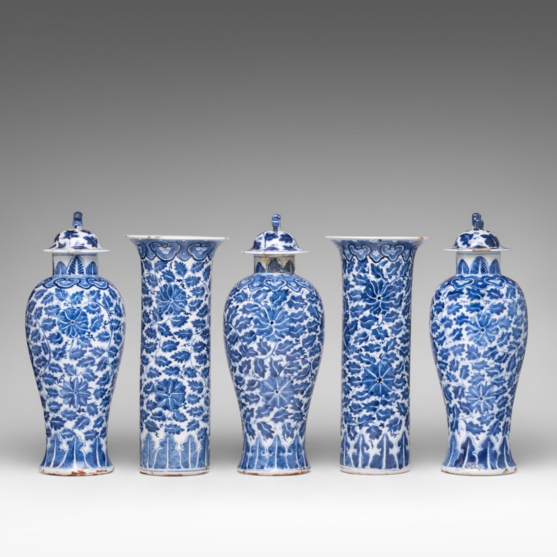A complete set of Chinese blue and white floral decorated five-piece garniture vases, 19thC, H 30 (b - Bild 2 aus 8
