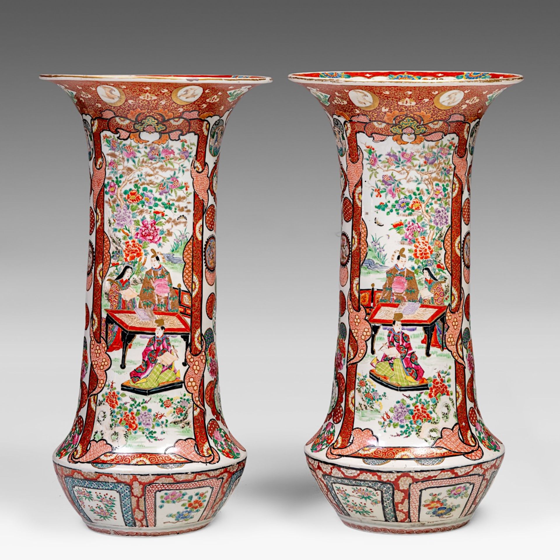 A pair of Japanese Kutani trumpet beaker vases, Meiji-period (1868-1912), H 68 cm