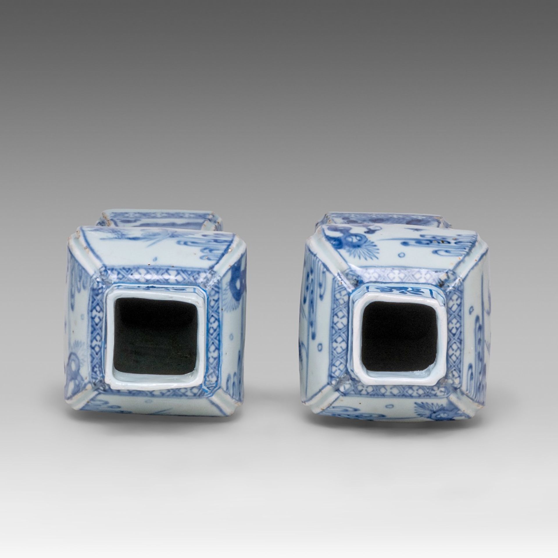 A pair of Chinese blue and white 'Beauty and Playful Boy' quadrangular baluster vase, Kangxi period, - Image 5 of 8