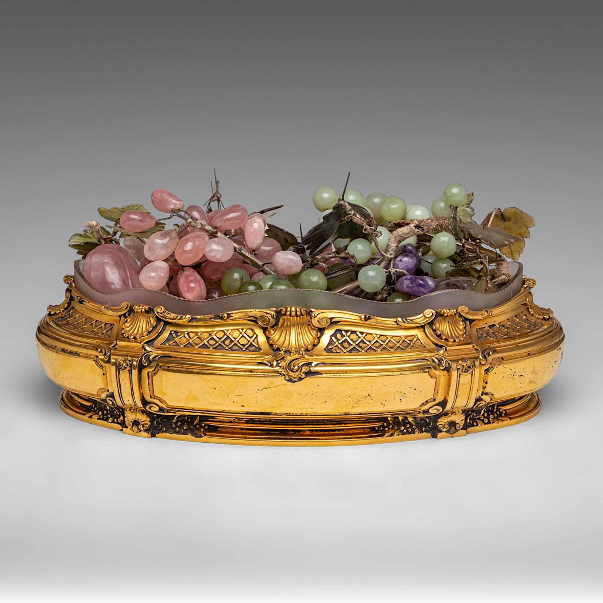 A decorative Napoleon III bunch of grapes 'piece de milieu', gilt bronze with semi-precious stones, - Bild 2 aus 5