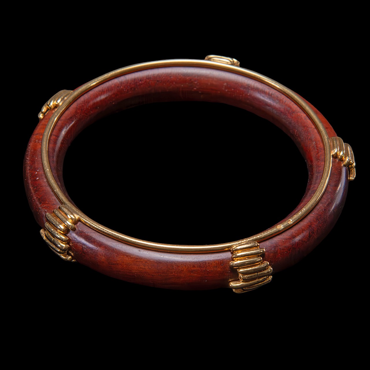 Van Cleef & Arpels, a wood and gold bangle bracelet, 18ct gold, signed VCA, Inner circumference 20 c - Image 7 of 7