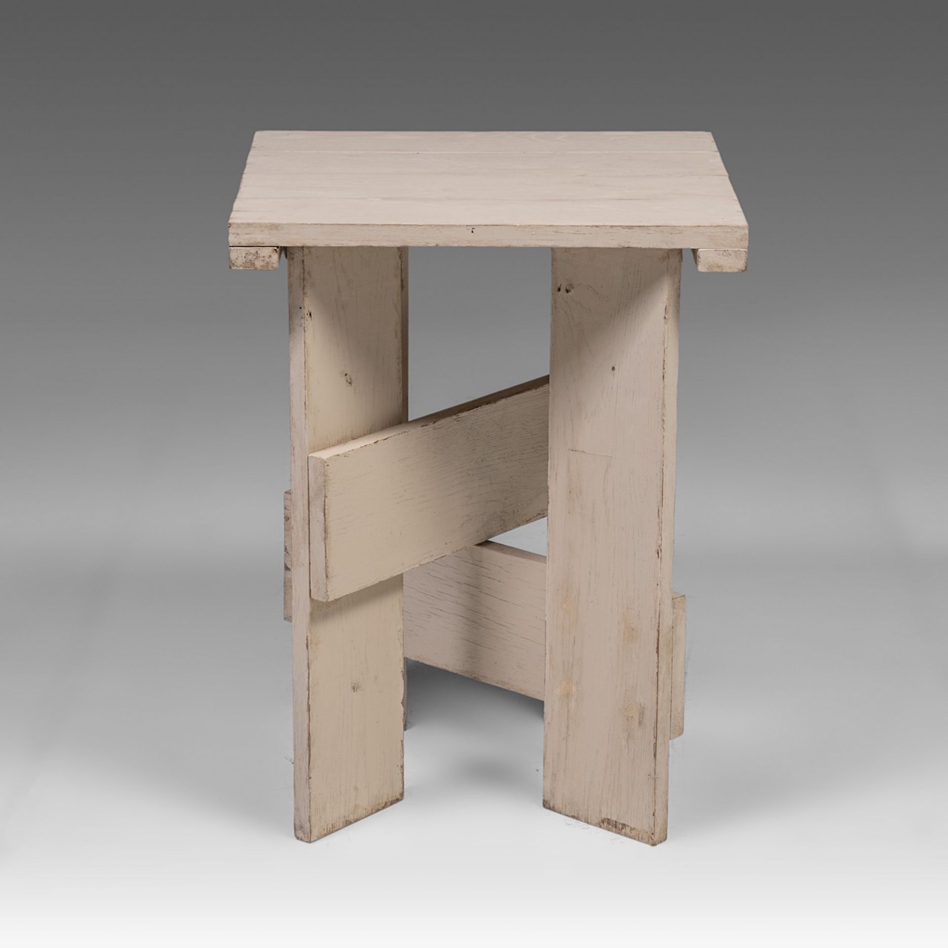 A decorative Low crate table after Gerrit Rietveld, H 63 - W 49 - D 47 cm - Bild 3 aus 7