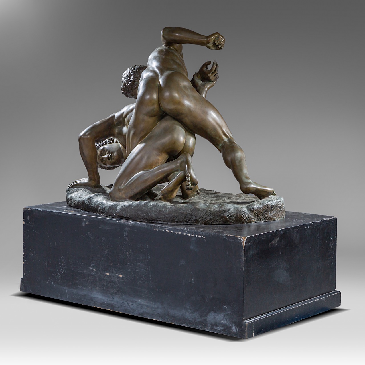 A patinated bronze group of the wrestlers, after the antique, H 90 - W 125 - D 73 cm - Image 9 of 46