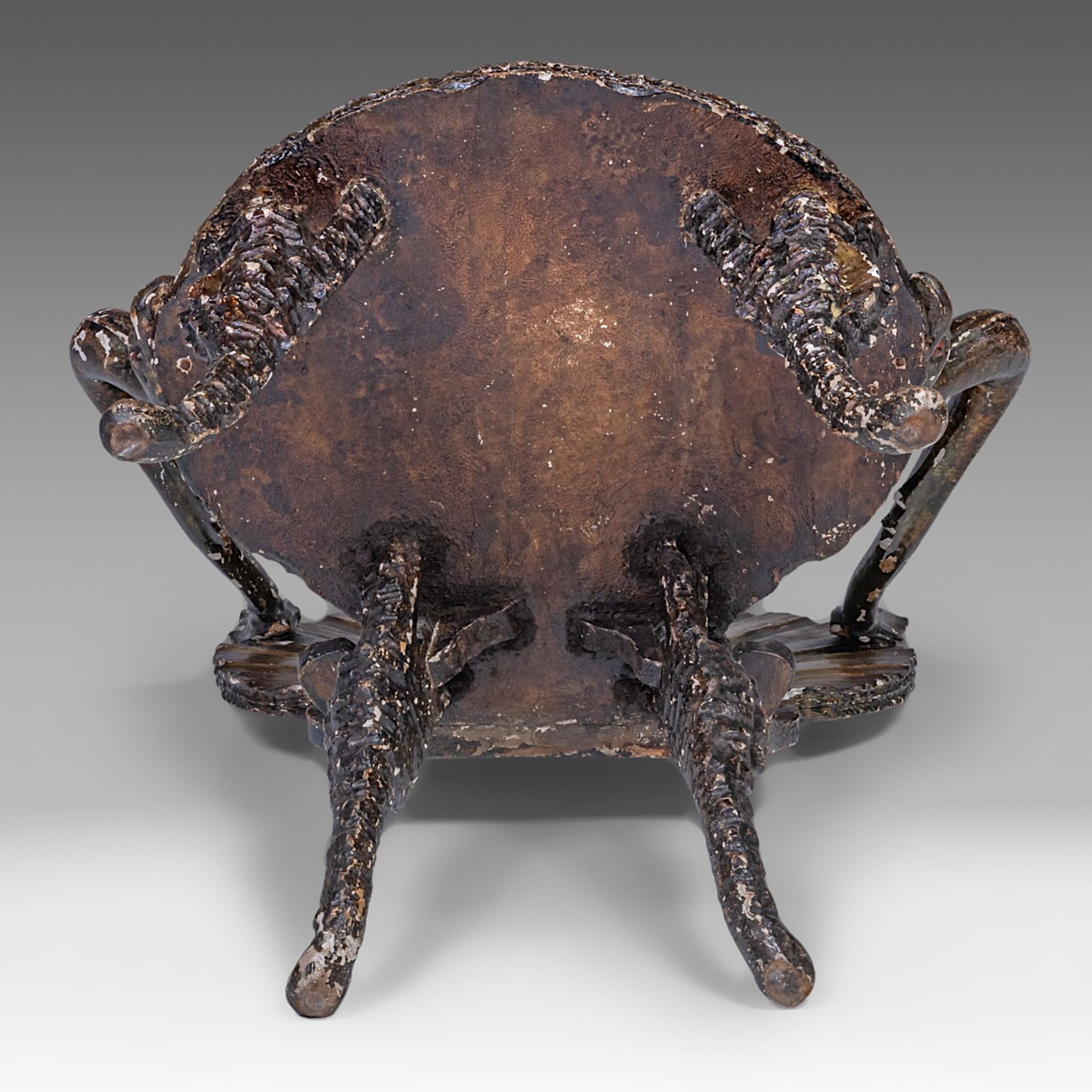 A Venetian 'Grotto' chair, patinated carved wood and stucco, 19thC, H total 84 cm - H seat 40,5 cm - - Bild 8 aus 8