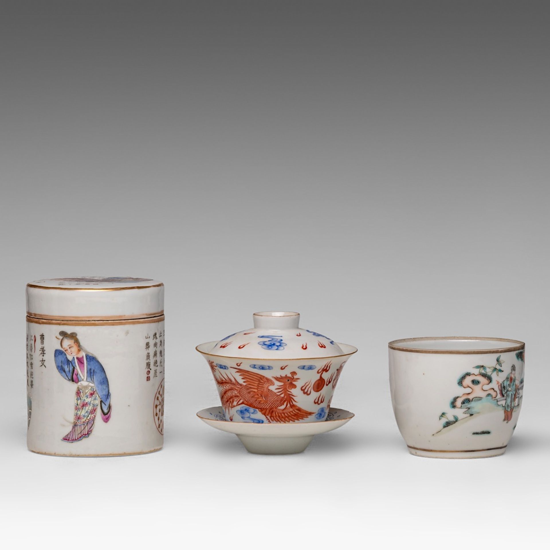 A collection of various Chinese objects, incl. a 'Wu Shuang Pu' jar and cover, 18thC - 20thC, talles - Bild 5 aus 28