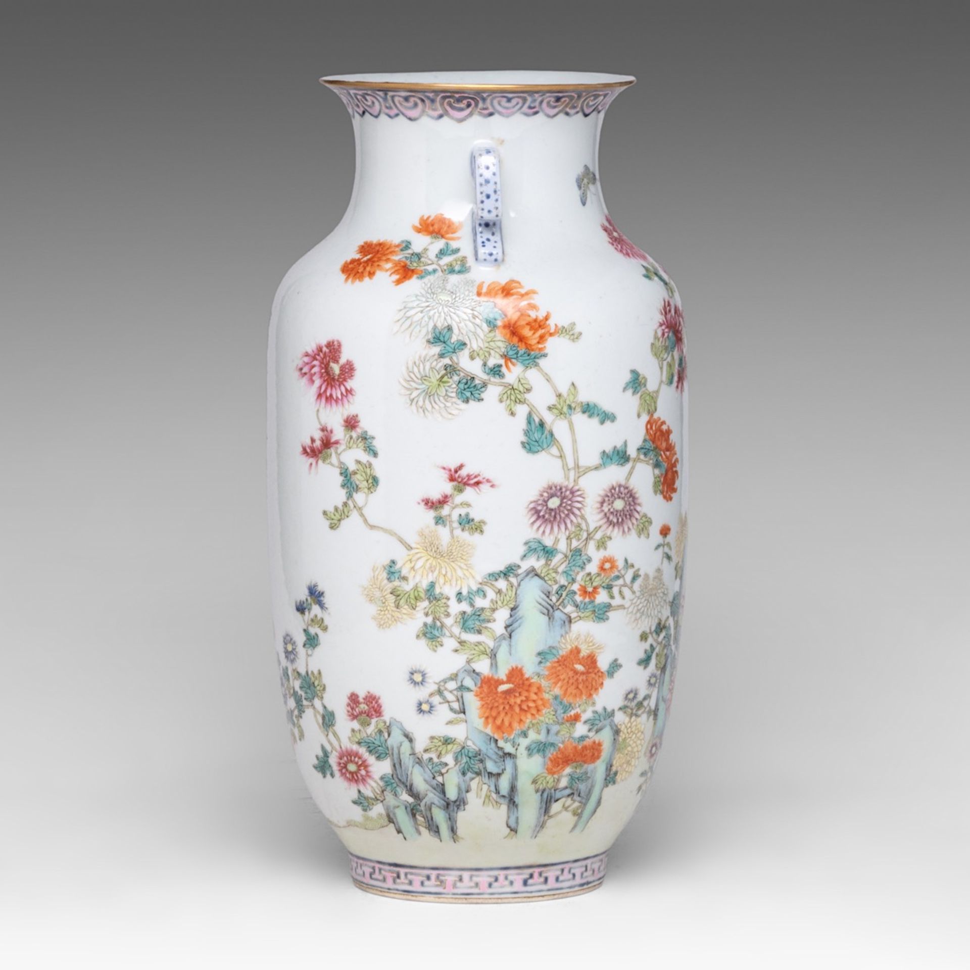 A Chinese famille rose 'Flower Garden' vase, the back with a signed text, with a Qianlong mark, H 32 - Bild 4 aus 6