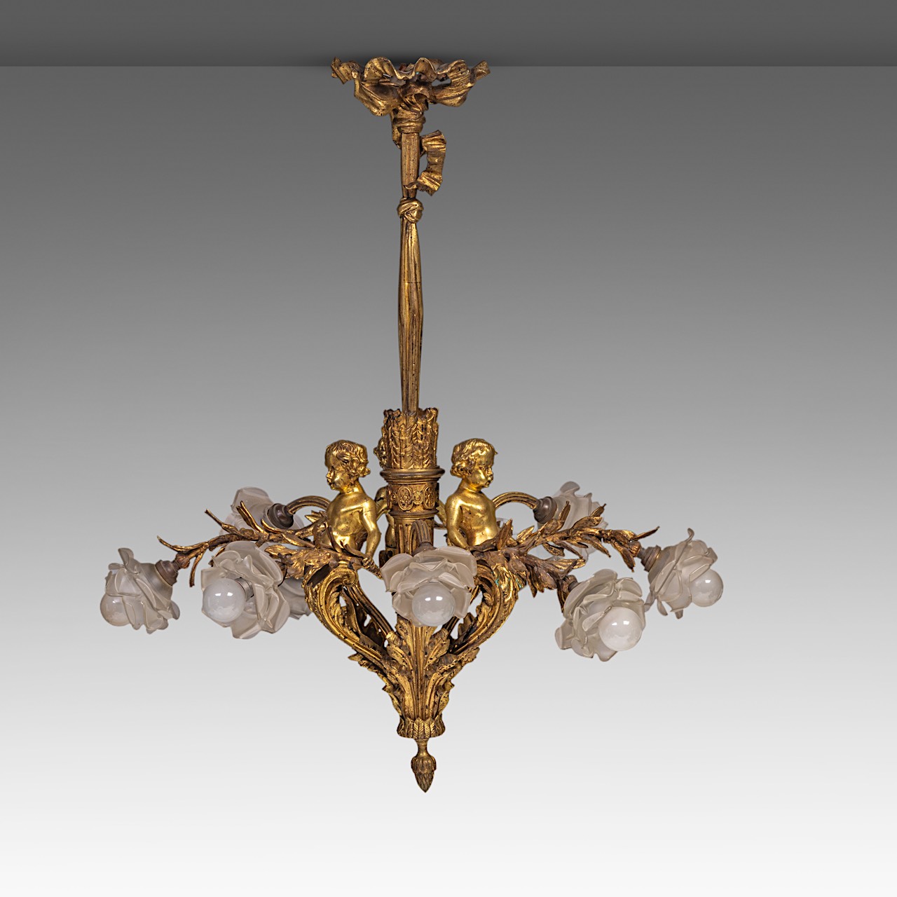 A Neoclassical gilt bronze chandelier, decorated with putti, H 80 cm