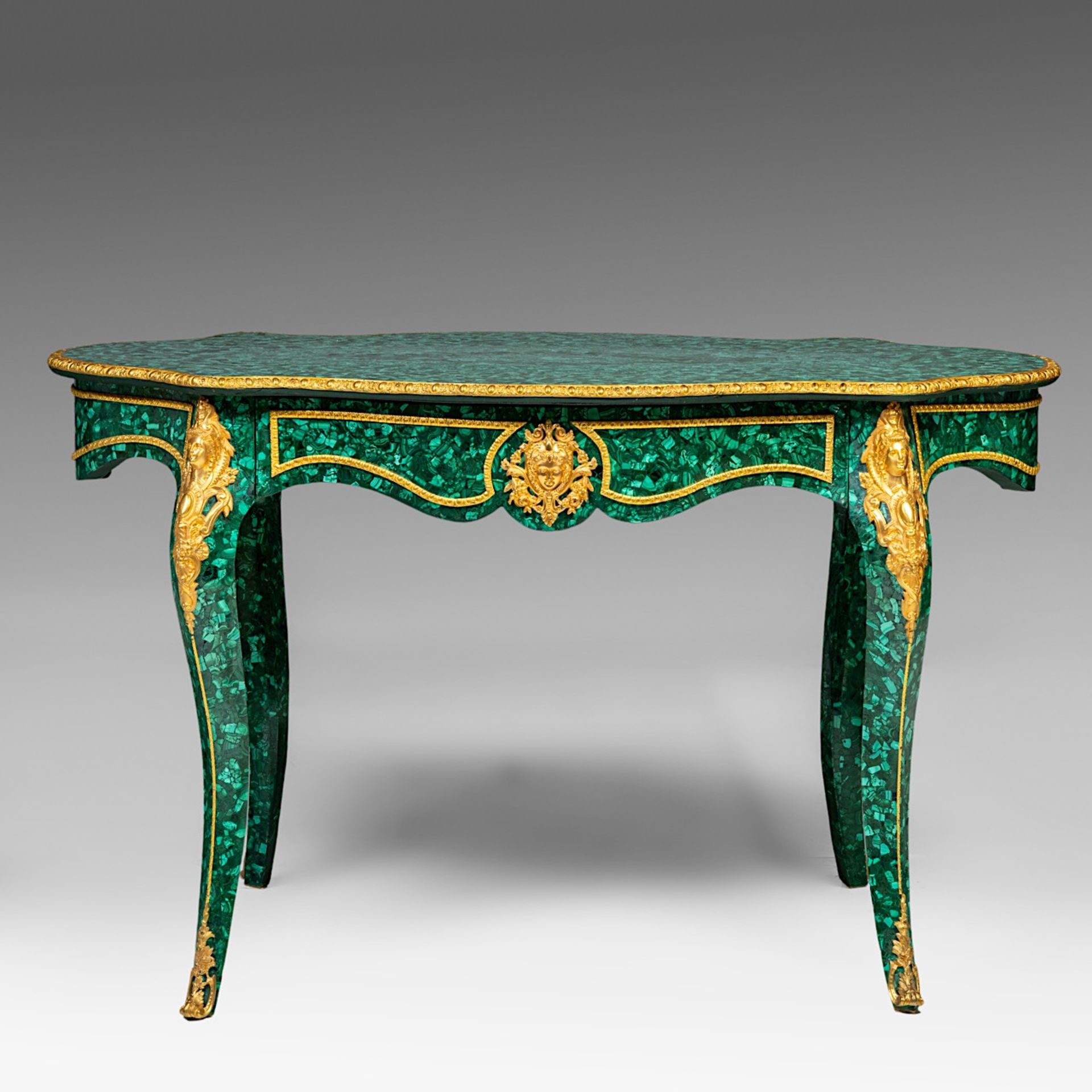 A Napoleon III-style malachite table with gilt bronze mounts, H 138 cm - W 83 cm - D 80 cm - Bild 4 aus 10