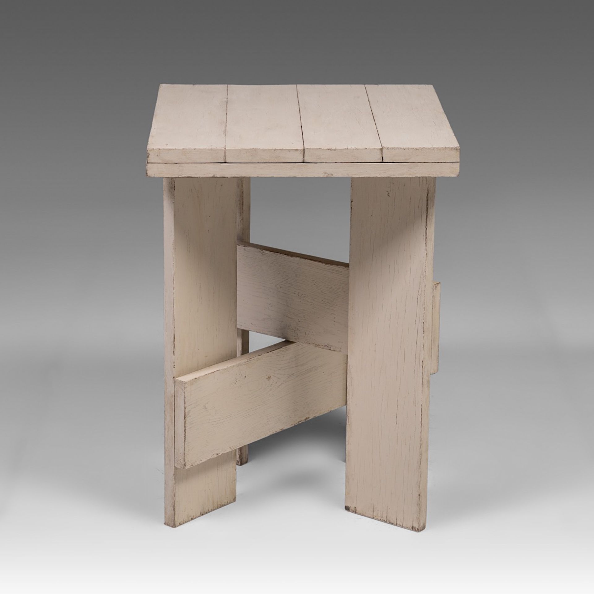 A decorative Low crate table after Gerrit Rietveld, H 63 - W 49 - D 47 cm - Bild 4 aus 7