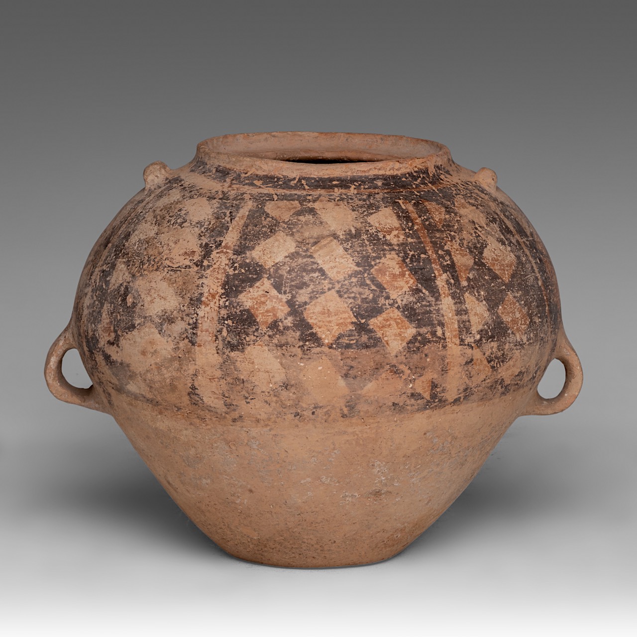 A Chinese Neolithic Yangshao/Majiayao culture painted pottery jar, Banshan-type, H 22 cm - Image 3 of 6