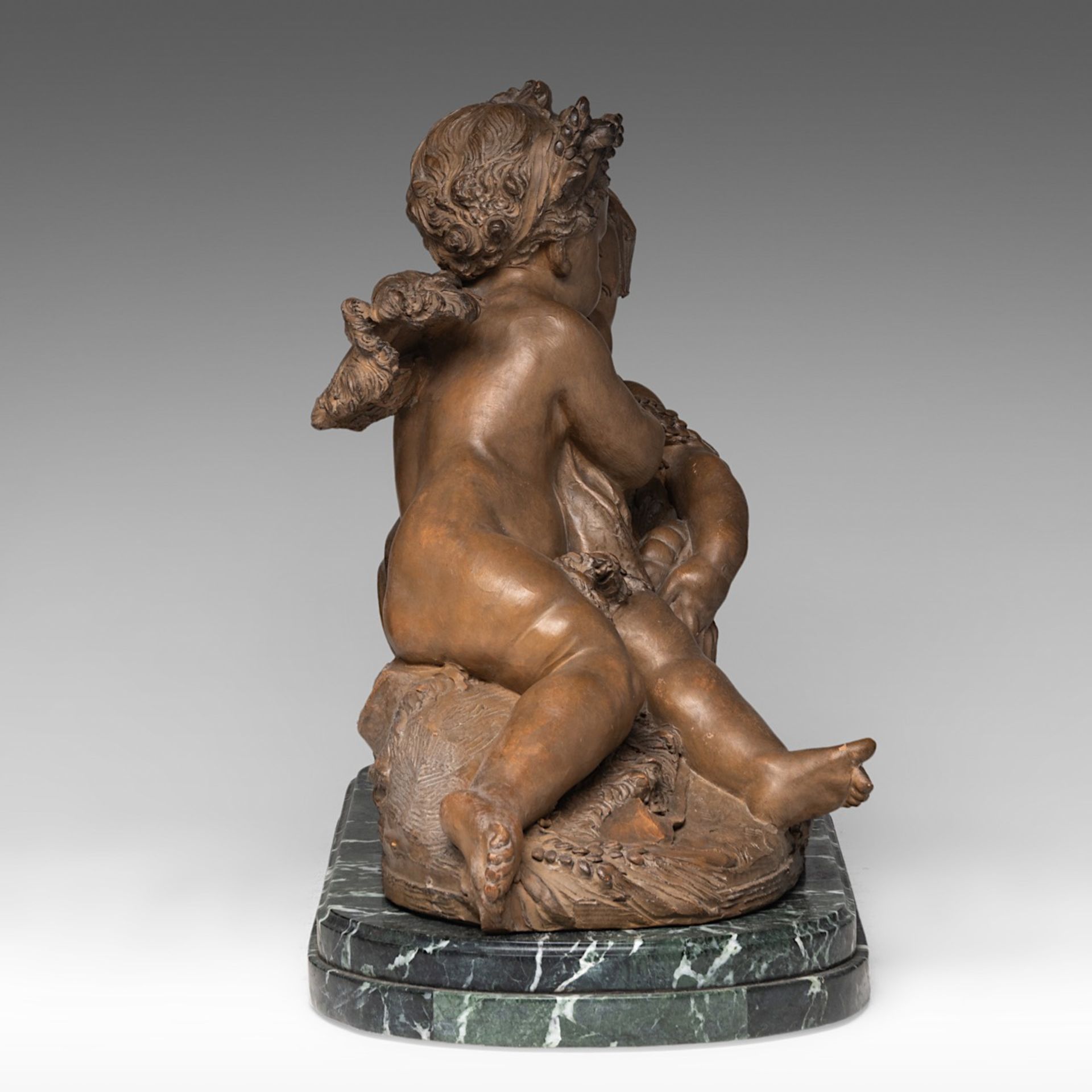 Carrier-Belleuse (1824-1887), two putti by the fountain, terracotta on a marble base, H 43 - W 68 cm - Image 7 of 10