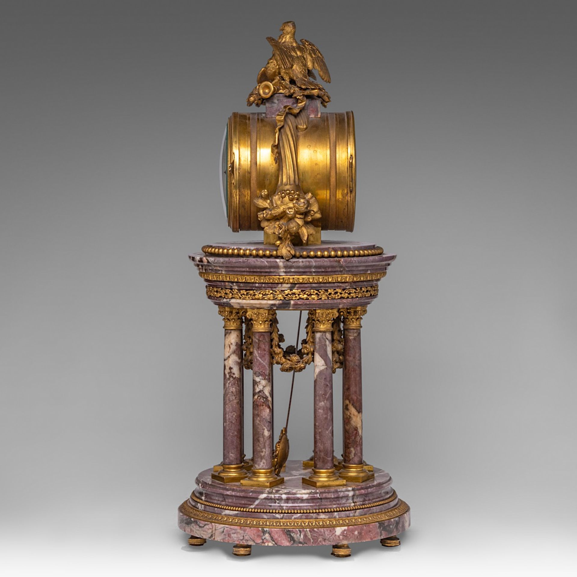 A Louis XVI style gilt bronze mounted marble portico clock, late 19thC, H 63 cm - Bild 4 aus 6