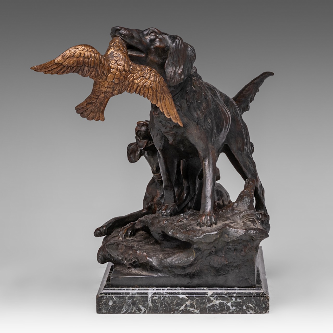 Antonio Amorgasti (1880-1942), two hunting dogs, dated 1924, dark patinated bronze, H 33 - W 60 cm - Image 3 of 9