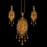 A classic Victorian 18ct yellow gold garniture set, set with pearls, total weight: ca 22,8 g