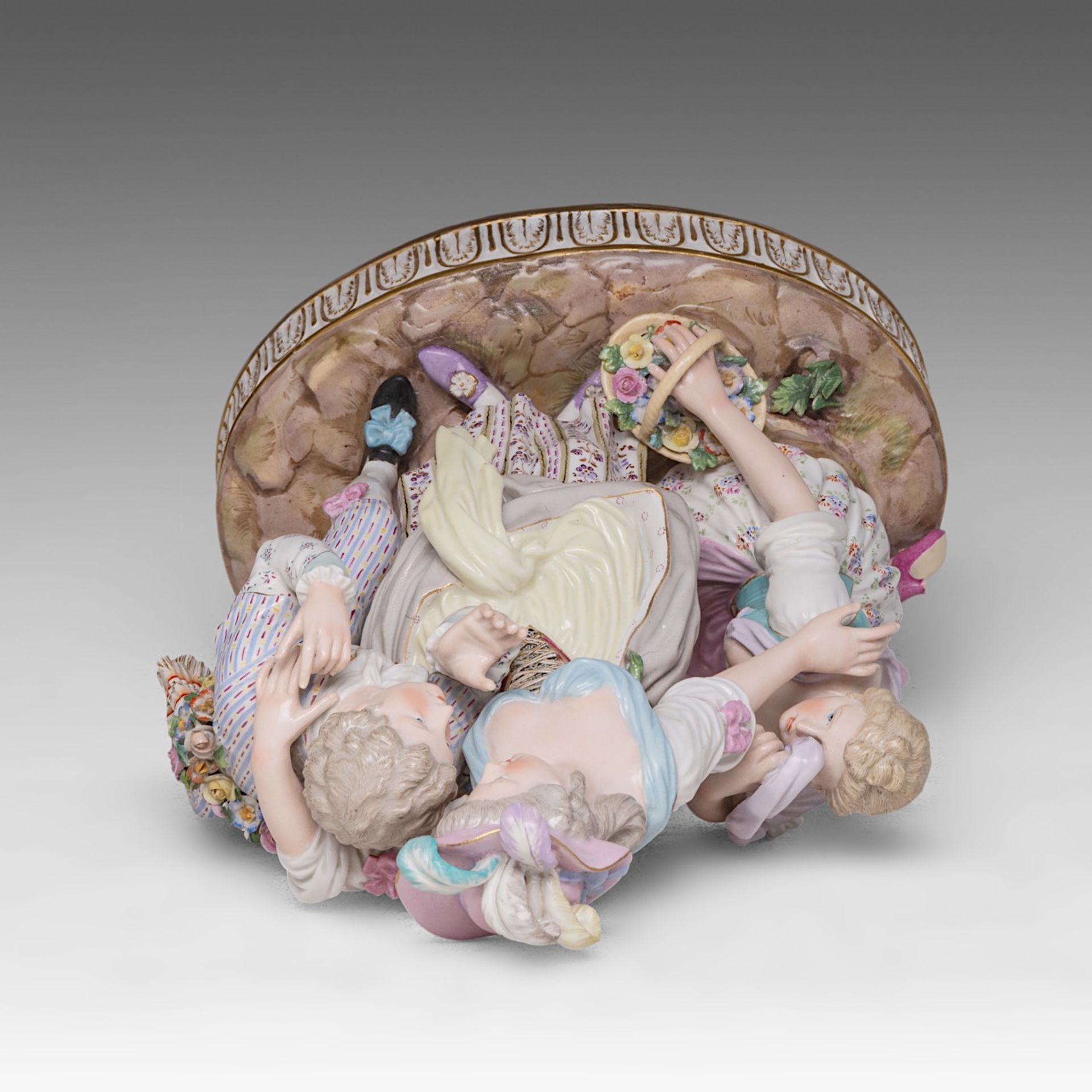 A polychrome Meissen porcelain group with a gallant scene, H 32 cm - Bild 7 aus 9