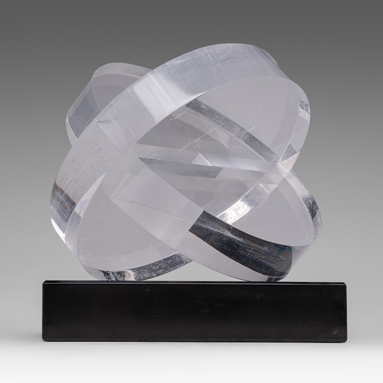 Hilde Van Sumere (1932-2013), 'Weerspiegeling', plexi on a black marble base, H 20 cm (total) - Image 6 of 9