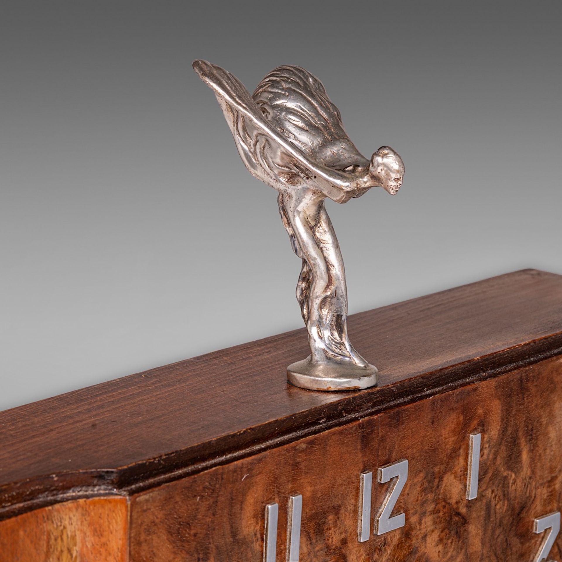 A mid-20th century Rolls-Royce burr wood electric mantle clock, H 35 - W 38 cm - Image 4 of 7