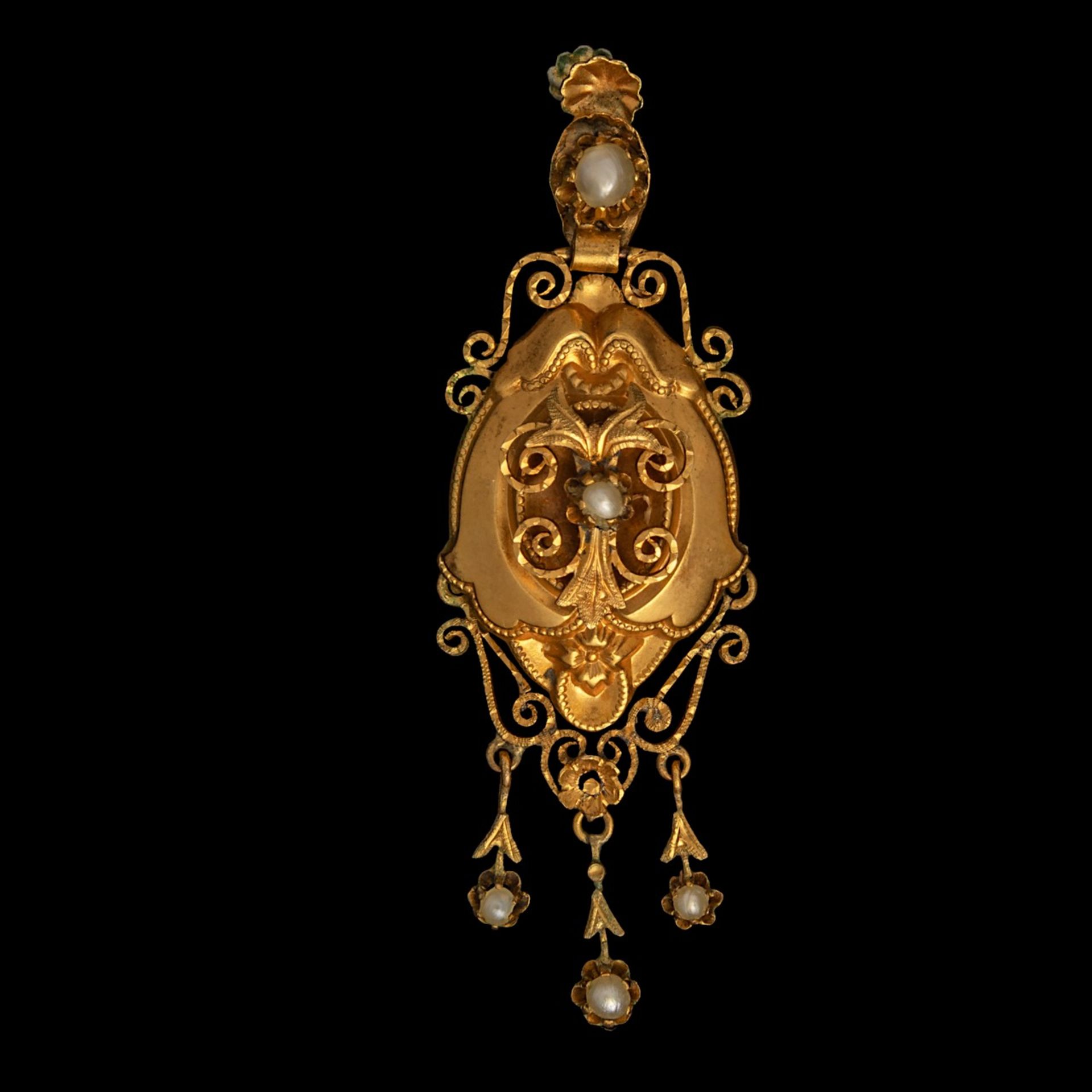 A classic Victorian 18ct yellow gold garniture set, set with pearls, total weight: ca 22,8 g - Bild 7 aus 8