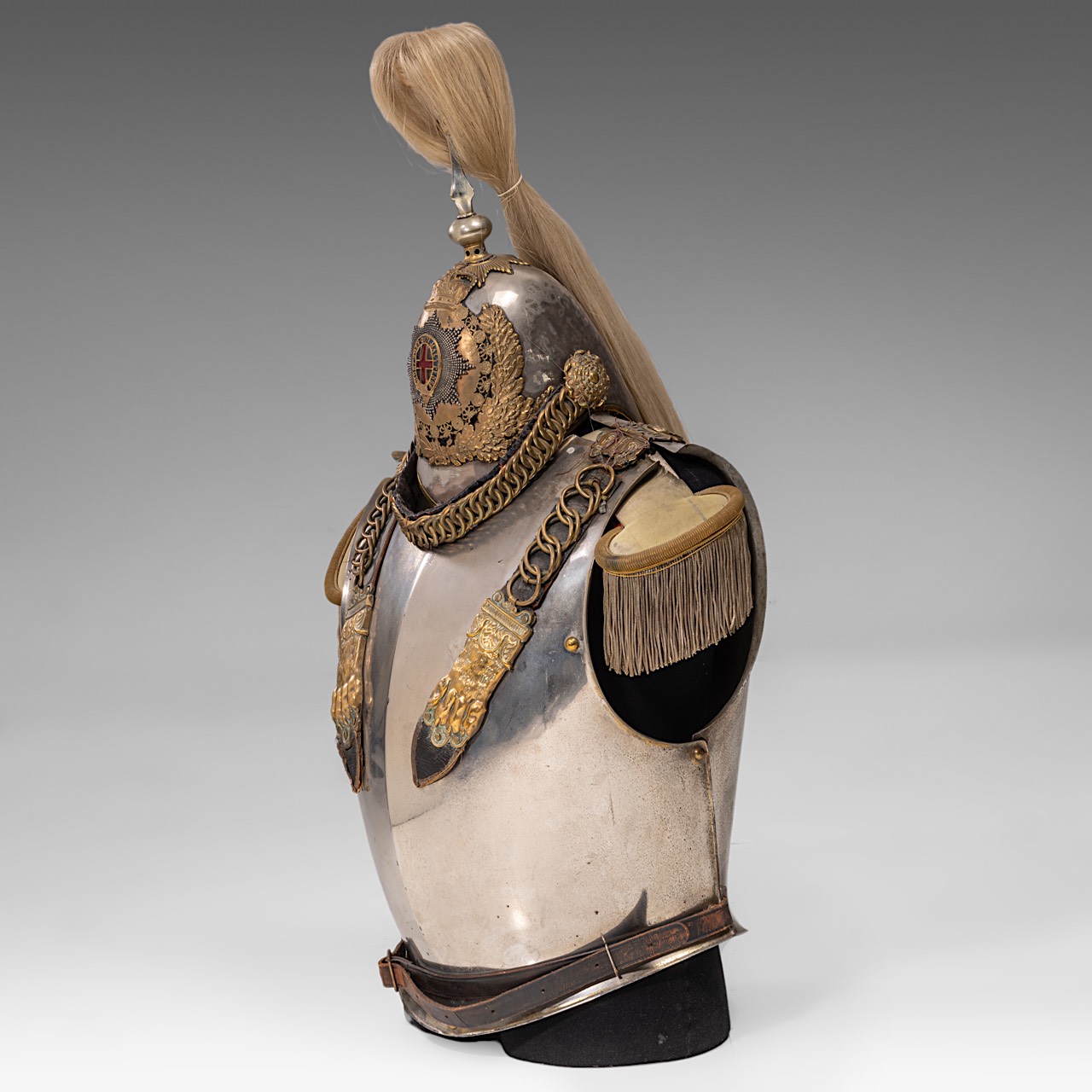 Cuirass and helmet of the Royal Horse Guards, metal and brass, Queen Victoria (1837-1901)