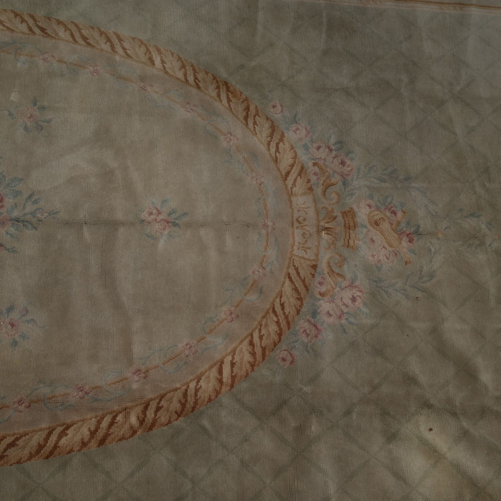 An Austrian Ginzkey wool carpet decorated with garlands in Savonnerie style, 305 x 525 cm - Bild 15 aus 16