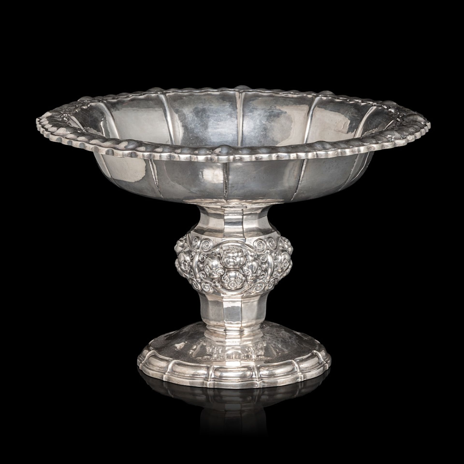 A German silver tazza, 800/000, maker's mark Carl Becker, weight: ca 1105 g, H 22 - dia 33 cm - Bild 3 aus 6