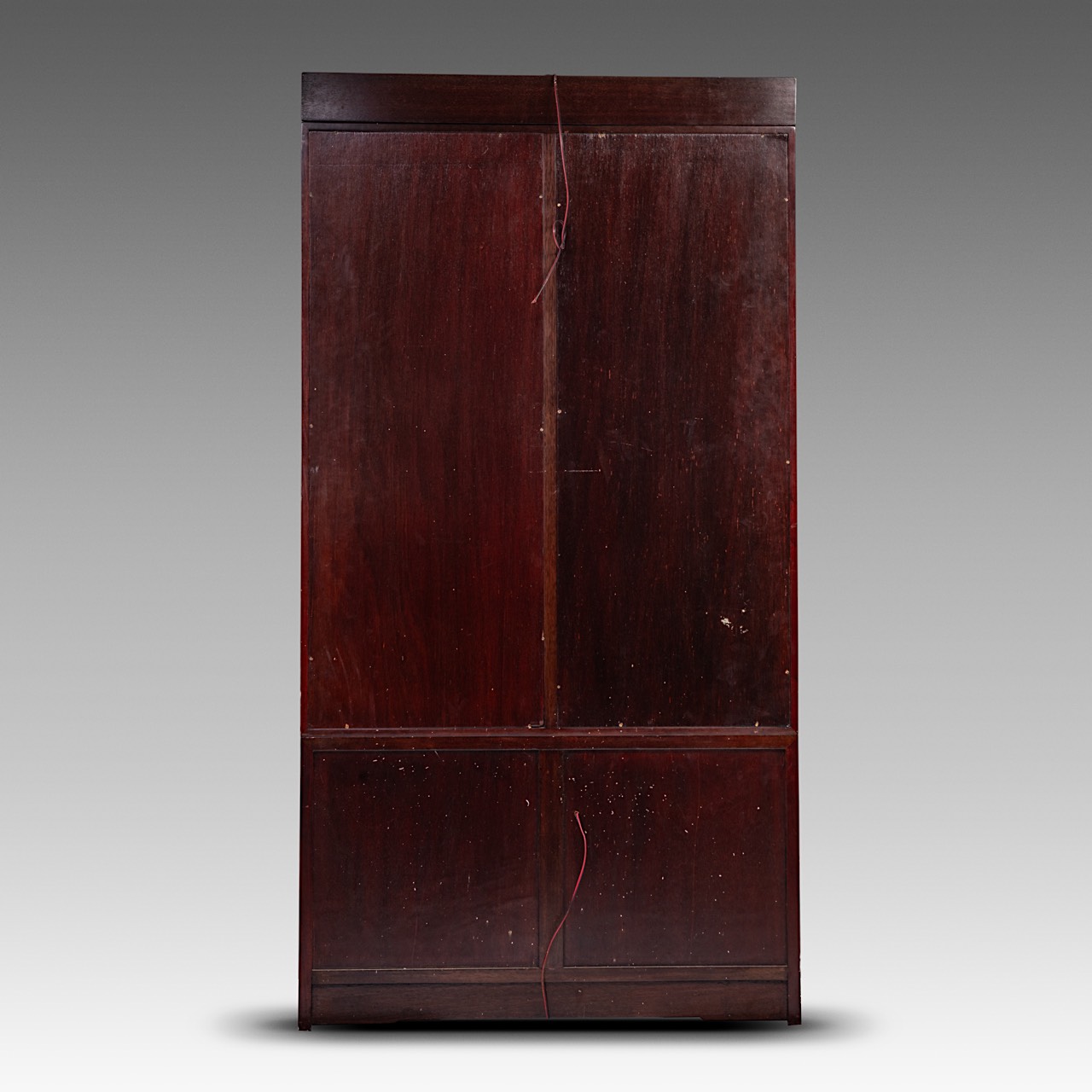 A Chinese hardwood display cabinet, with glass doors, 20thC, H 192 - W 102 - 33,5 cm - Bild 4 aus 5