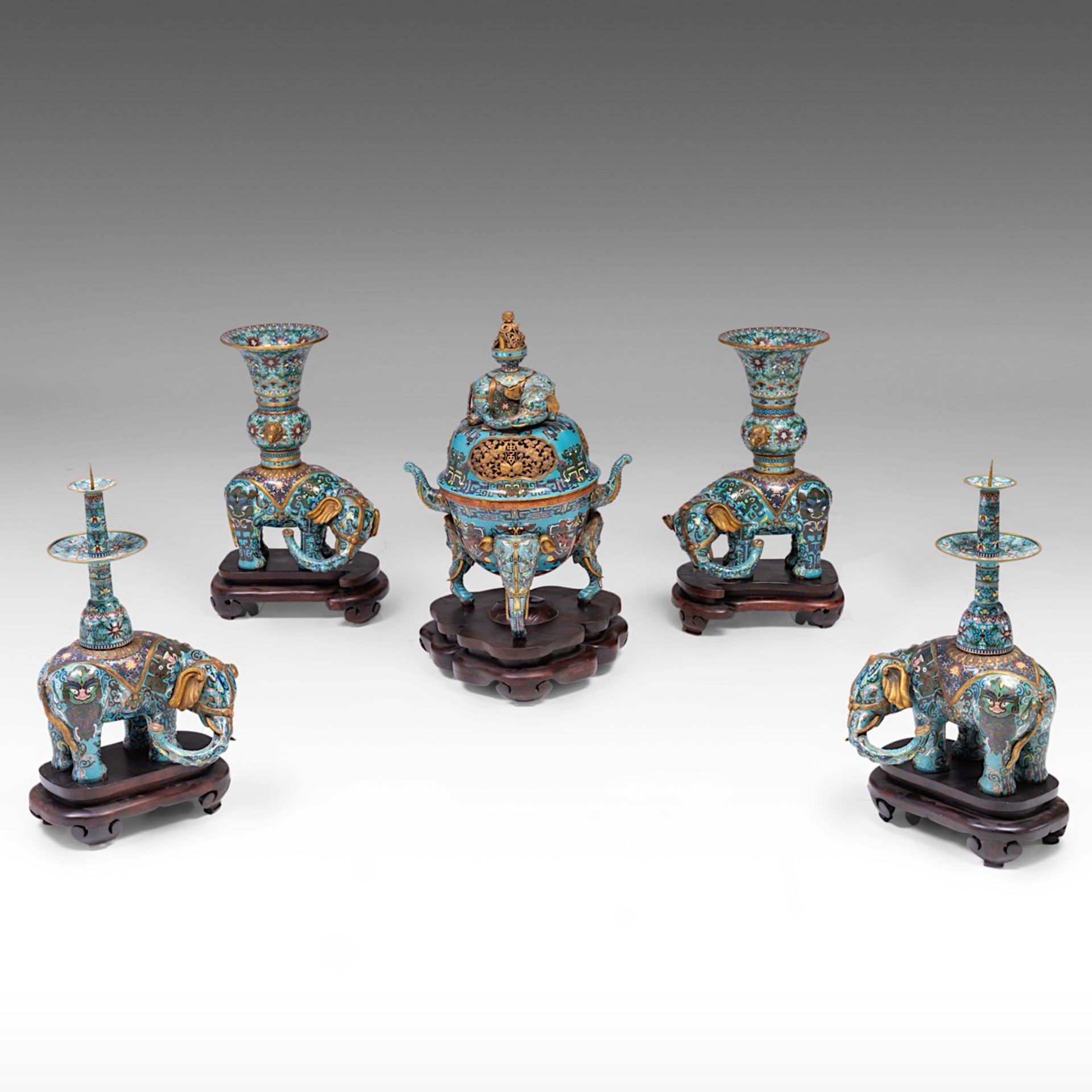 A Chinese five-piece semi-precious stone inlaid cloisonne garniture, late Qing/20thC, tallest H 58 -