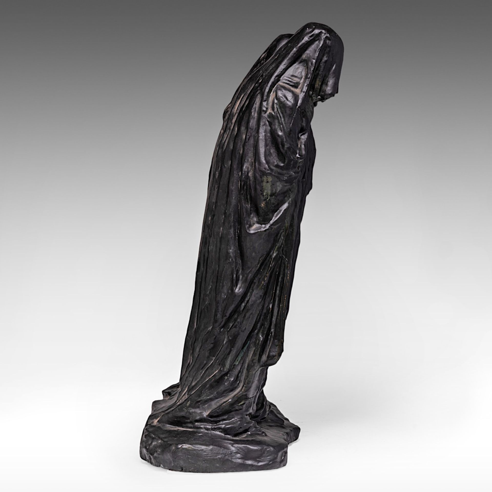 George Minne (1866-1941), 'Les saintes femmes au tombeau', black painted plaster, H 60 - W 47 cm - Bild 5 aus 8