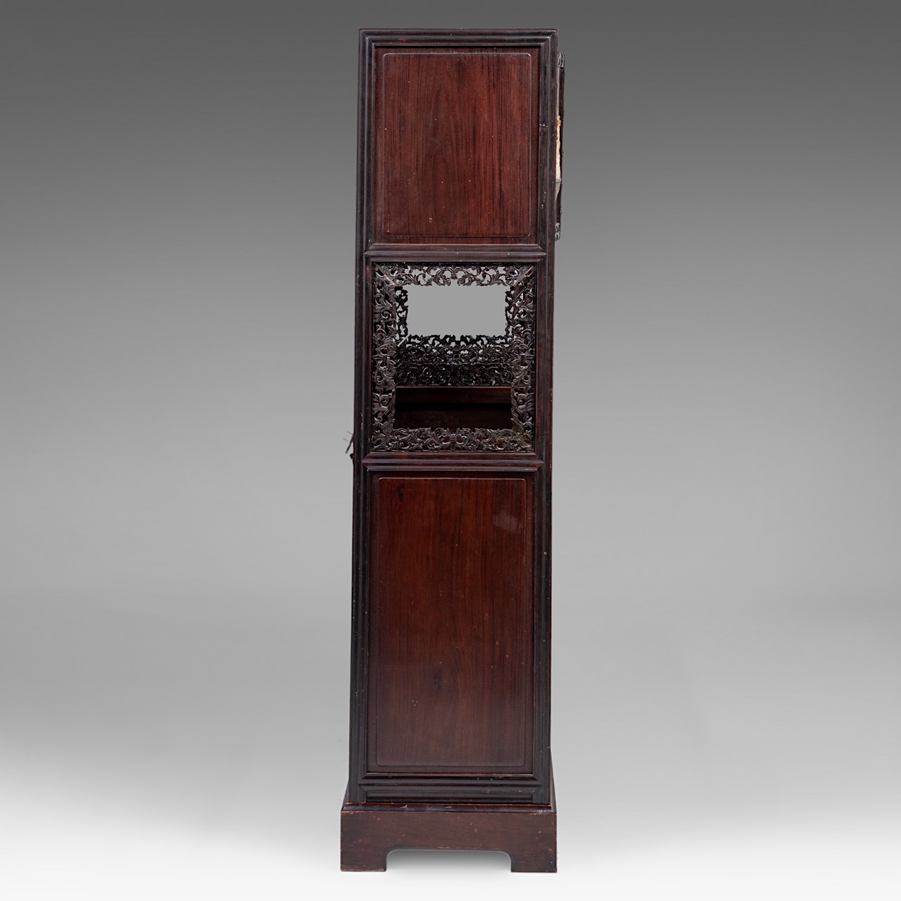 A Japanese hardwood display cabinet with Shibayama inlay, Meiji period (1868-1912), H 156,5 cm - W 1 - Image 3 of 11