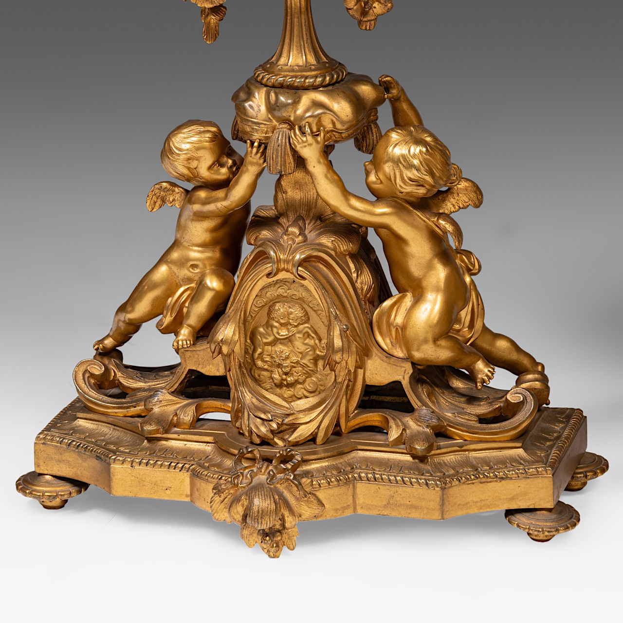 An imposing three-piece Napoleon III gilt bronze mantle clock, Lerolle Freres, Paris, H 70 - 82 cm - Image 11 of 12