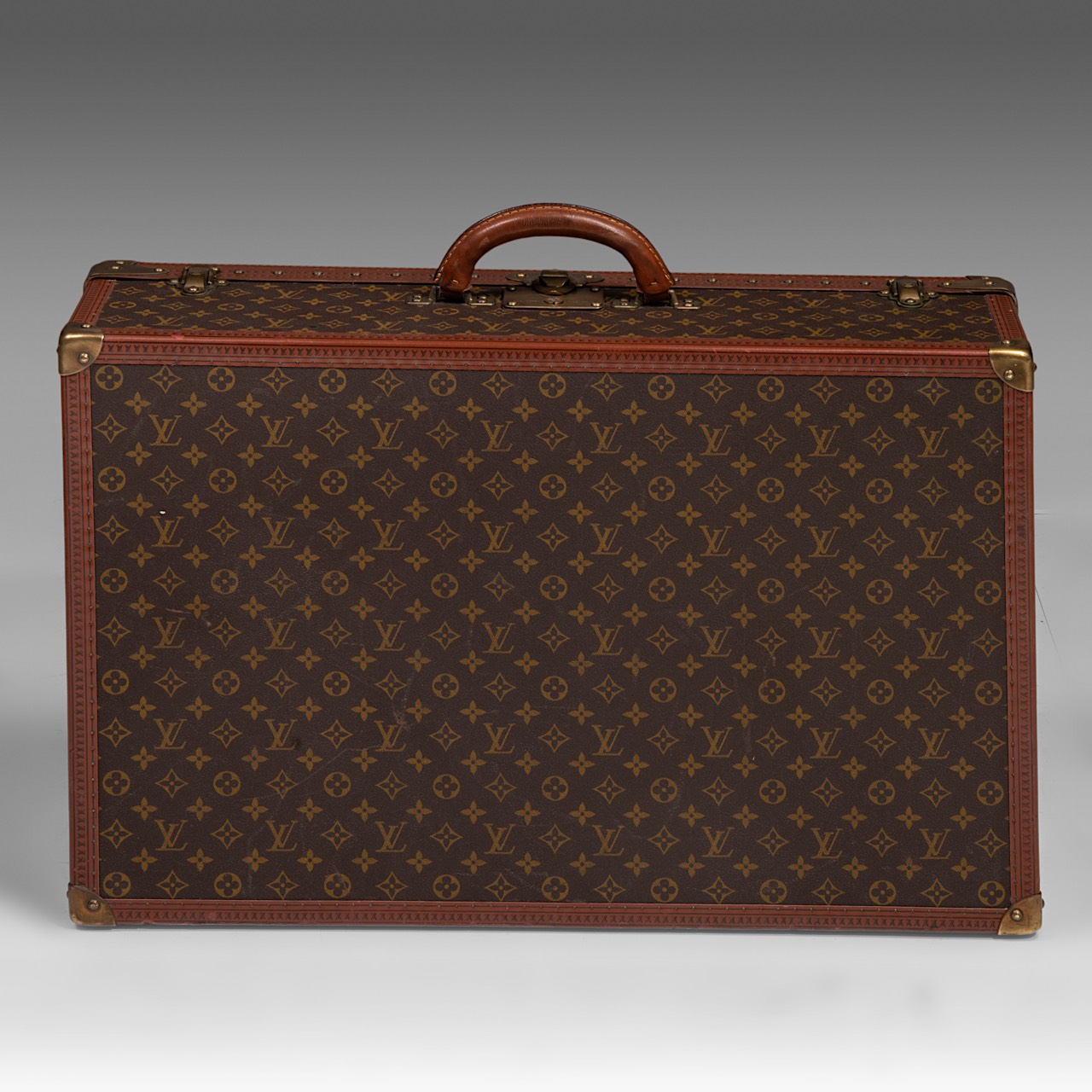 A vintage Louis Vuitton coffer, Model Alzer 70, 47 - 70 - 21,5 cm - Image 5 of 9