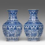 A pair of Chinese blue and white 'Sanduo' facetted hu vases, 19thC/ Guangxu period, H 43 cm