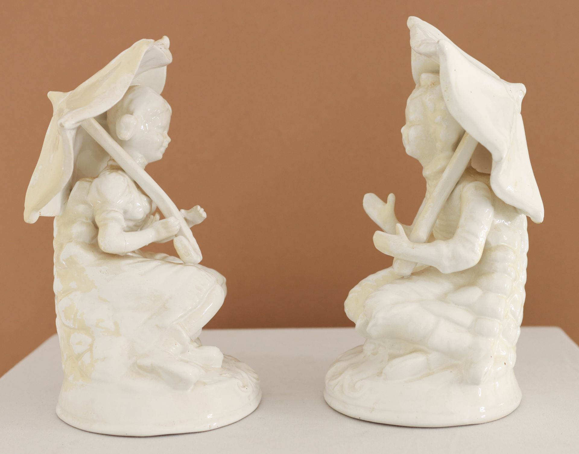 Pair of statues in faience - Image 2 of 4