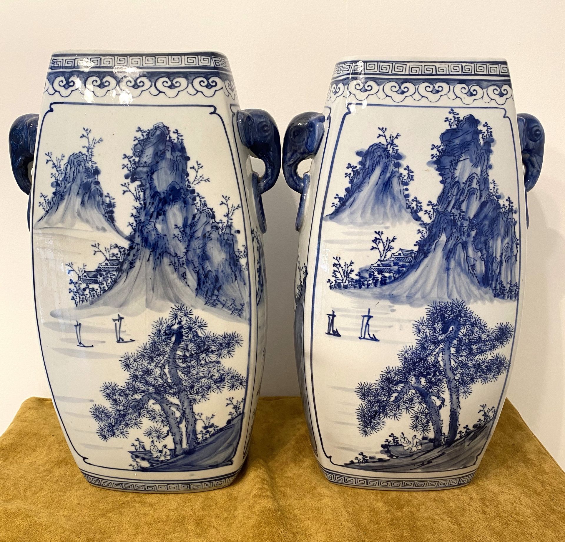 Pair of Vases in blue Chinese Porcelain