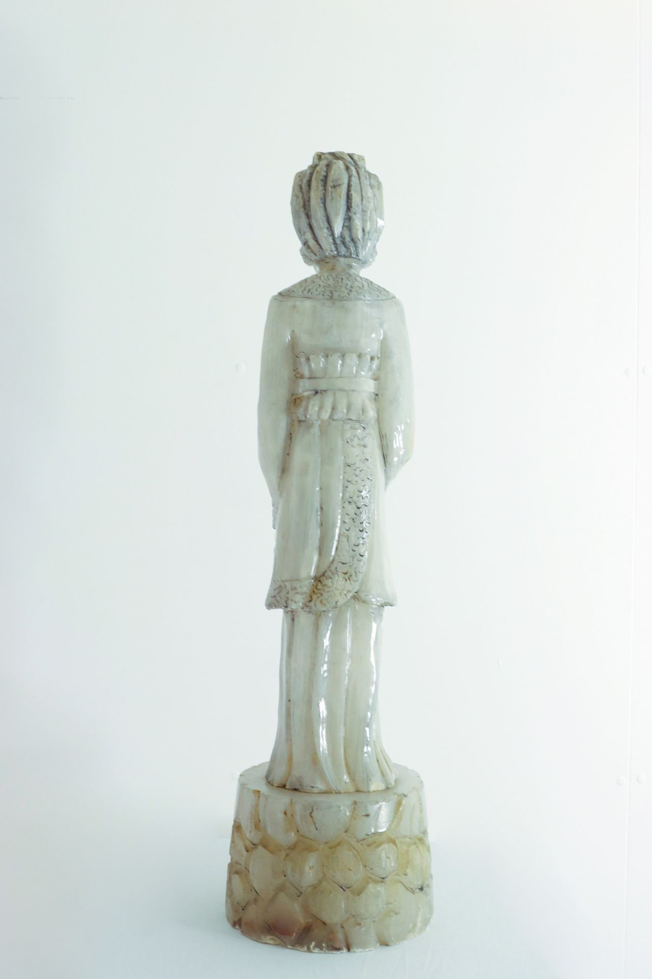 Sculptured Statue in white Jade - Image 3 of 3