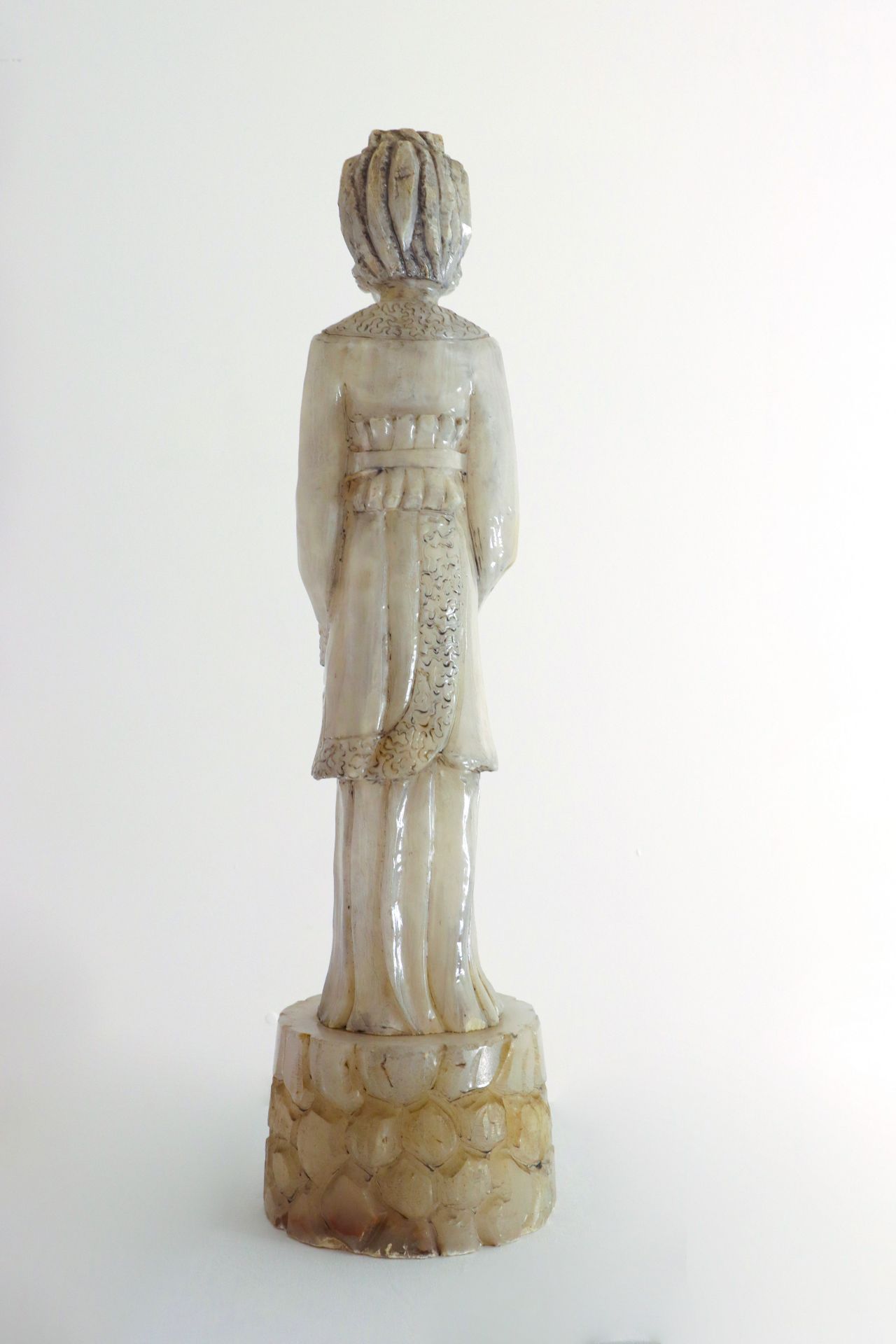 Sculptured Statue in white Jade - Image 2 of 3