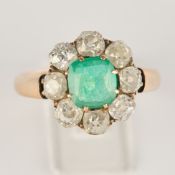 Ring, RG, Smaragd ca. 1.0 ct., 8 Altschliffdiamanten zus. ca. 1.50 ct., ca. 4.45 g, RM 57