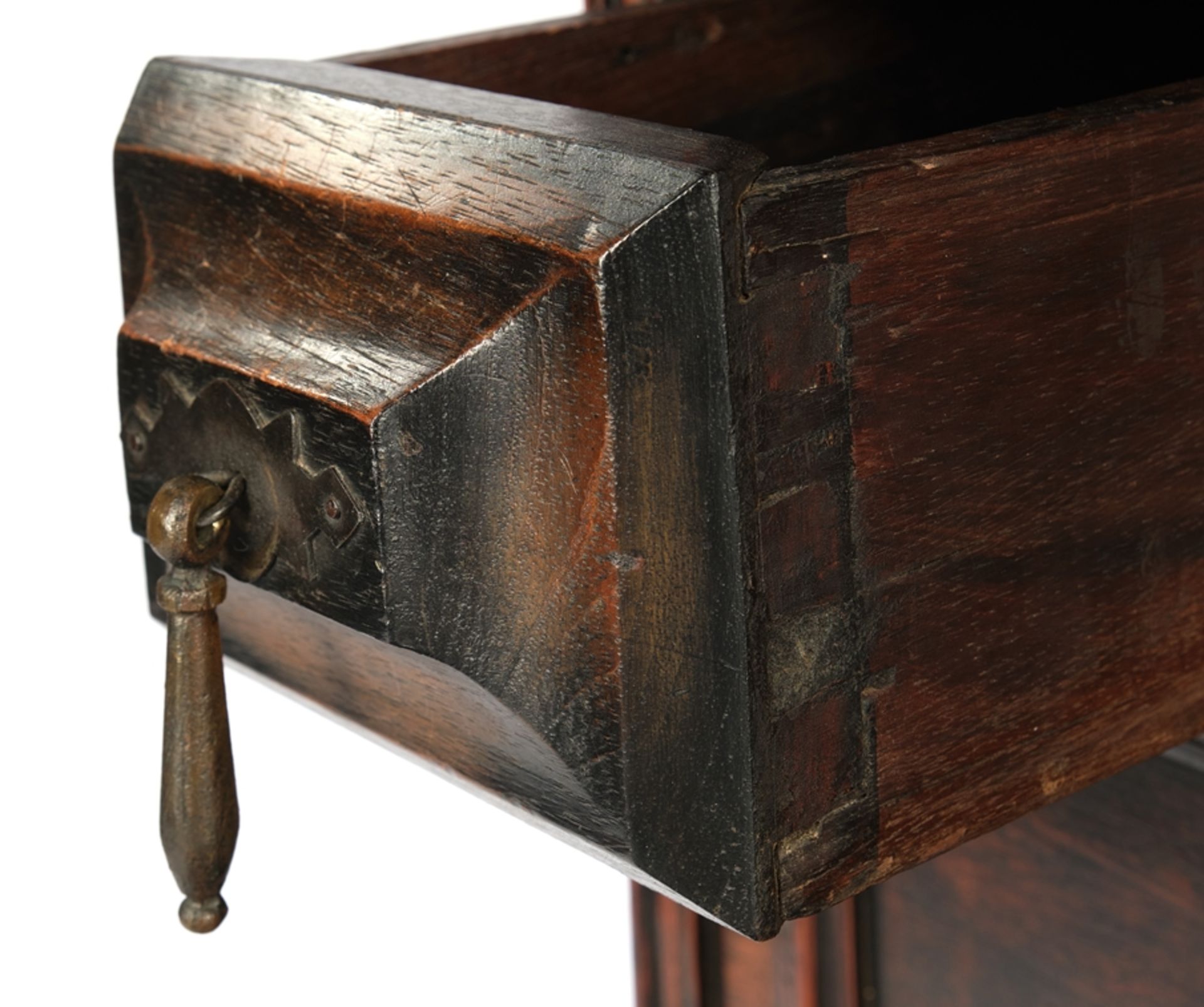 Baroque chest, Portugal/Brazil, 17th/18th century, reddish hardwood, rectangular body with flat lid - Image 6 of 7